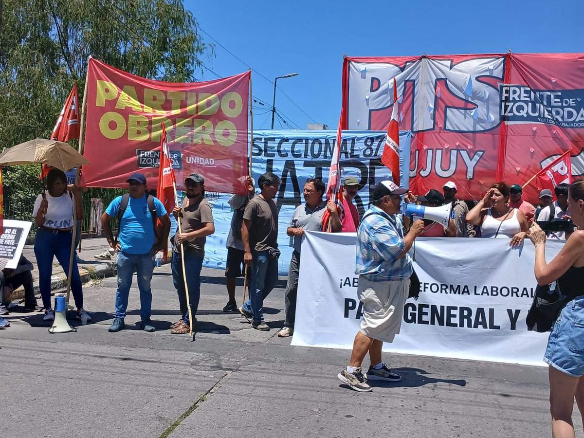 Puente Gorriti cortado en San Salvador de Jujuy. 

Haciendo activo el paro dominguero de la CGT. Necesitamos un plan de lucha hasta que caiga la reforma