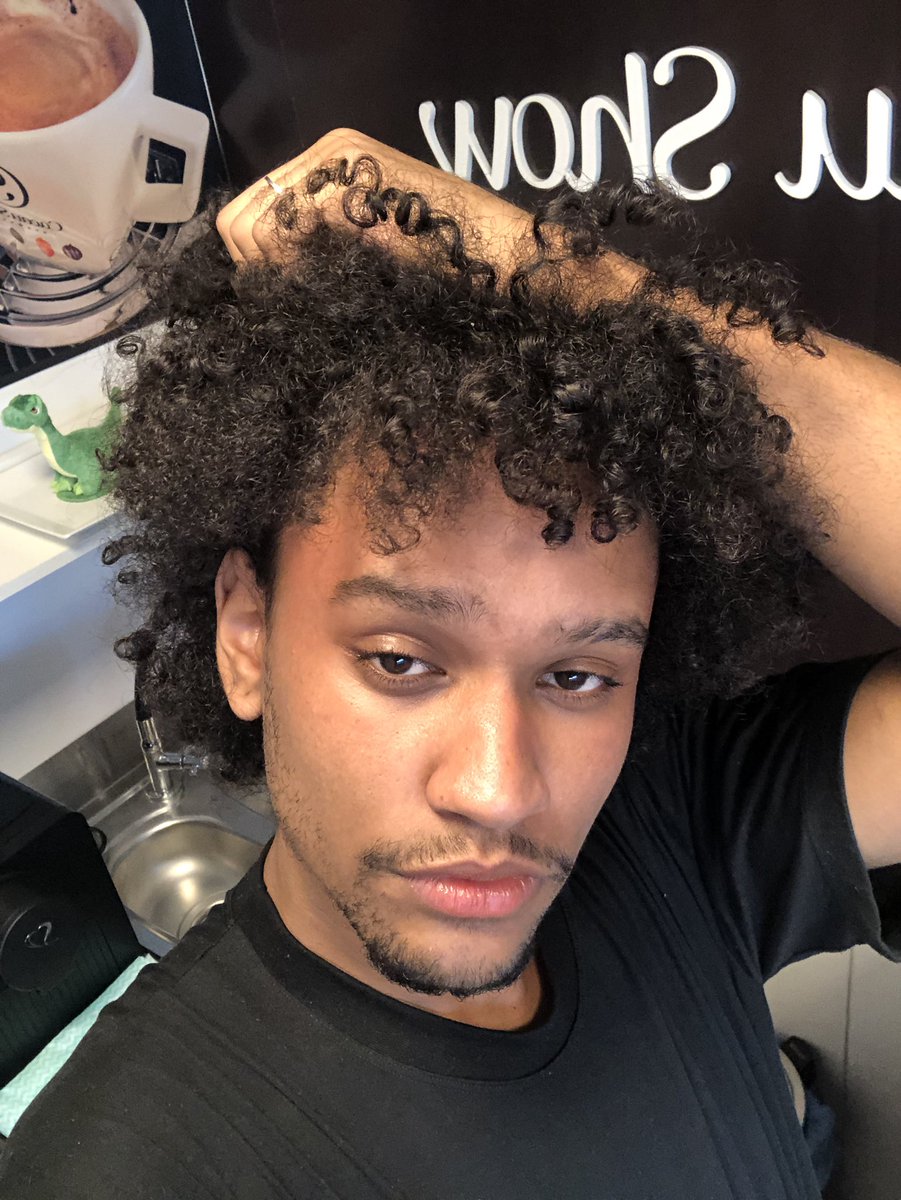 afroodiii's tweet photo. Comprariam um chocolate com esse pretinho aqui? https://t.co/Lq27WX9F3j