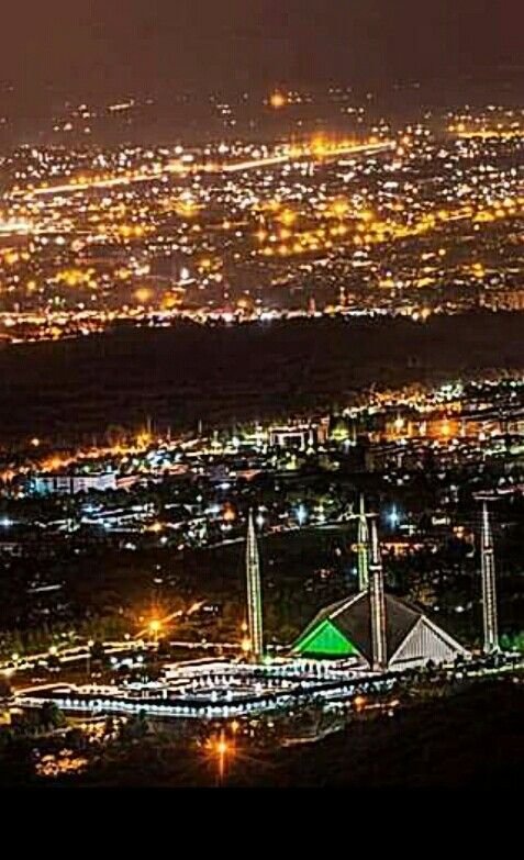 mfarooqbukhsh's tweet photo. A beautiful night view of Islamabad, my City 🤩✨🌙
#Islama https://t.co/gJwB0cp9aZ