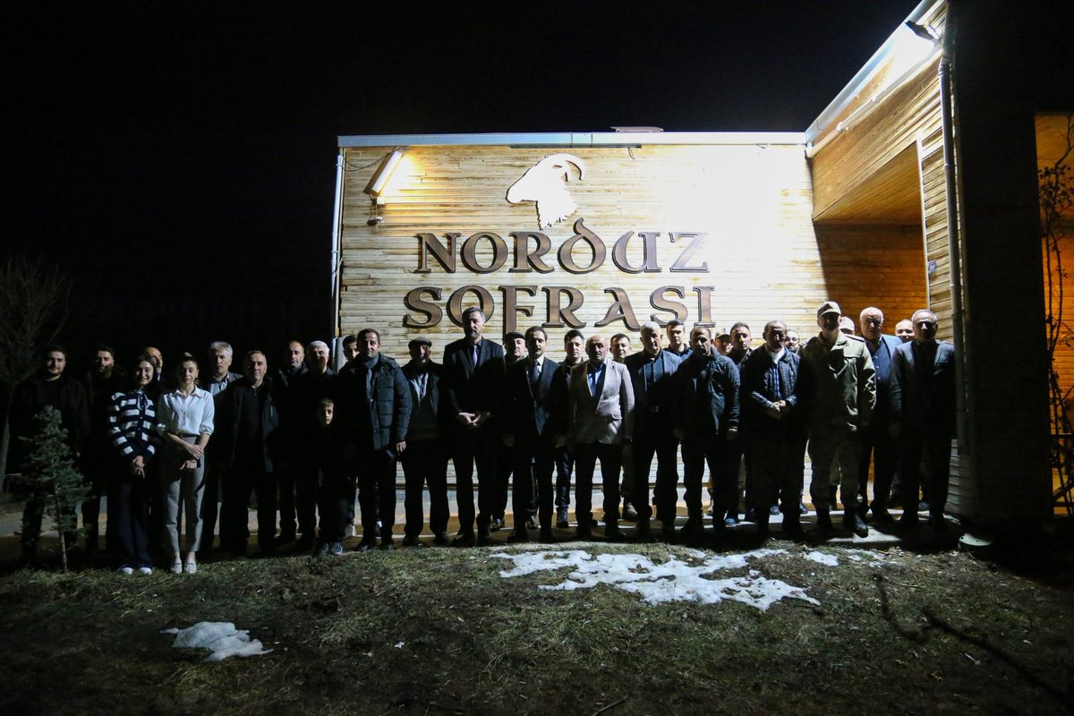 Kaymakamımız Sn. Yasin Erdem, Ramazan ayının ilk iftarında aziz şehitlerimizin kıymetli aileleri ve kahraman gazilerimiz onuruna düzenlenen iftar programında kendileriyle bir araya geldi.

Vatan uğruna can veren tüm aziz şehitlerimizi rahmet ve minnetle anıyor, kıymetli