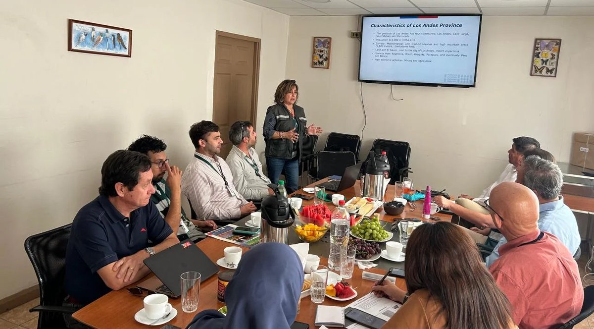 📌Chile avanza con Indonesia en estatus libre de mosca de la fruta.

✅Visita técnica de la IQA evaluó estándares del SAG para reconocer a Chile y mejorar envíos y costos de exportación. 👉tinyurl.com/4n6duz3p