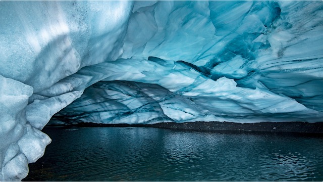 NewGenres's tweet photo. Climate Collapse in "Glaciares Andinos" at the French Alliance in Buenos Aires
[https://t.co/9urooJI9W9]

#artproject #contemporaryart #contemporaryArgentina #BuenosAirea #climate #climatecollapse #GlaciaresAndinos #FrenchAlliance #multimediainstallation #photography https://t.co/sad1wYVPFl