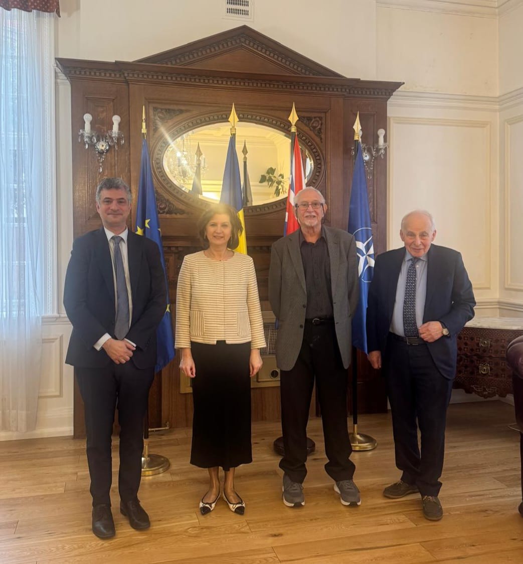 Laura Popescu tweet media