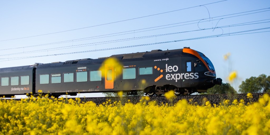 Eurail's tweet photo. Rail update! 

Starting March 1, 2026, international carrier Leo Express will launch a new direct train connection between Warsaw and Krakow, continuing on to Prague and operating twice daily. 🇵🇱🇨🇿 https://t.co/TqplRCFOaR