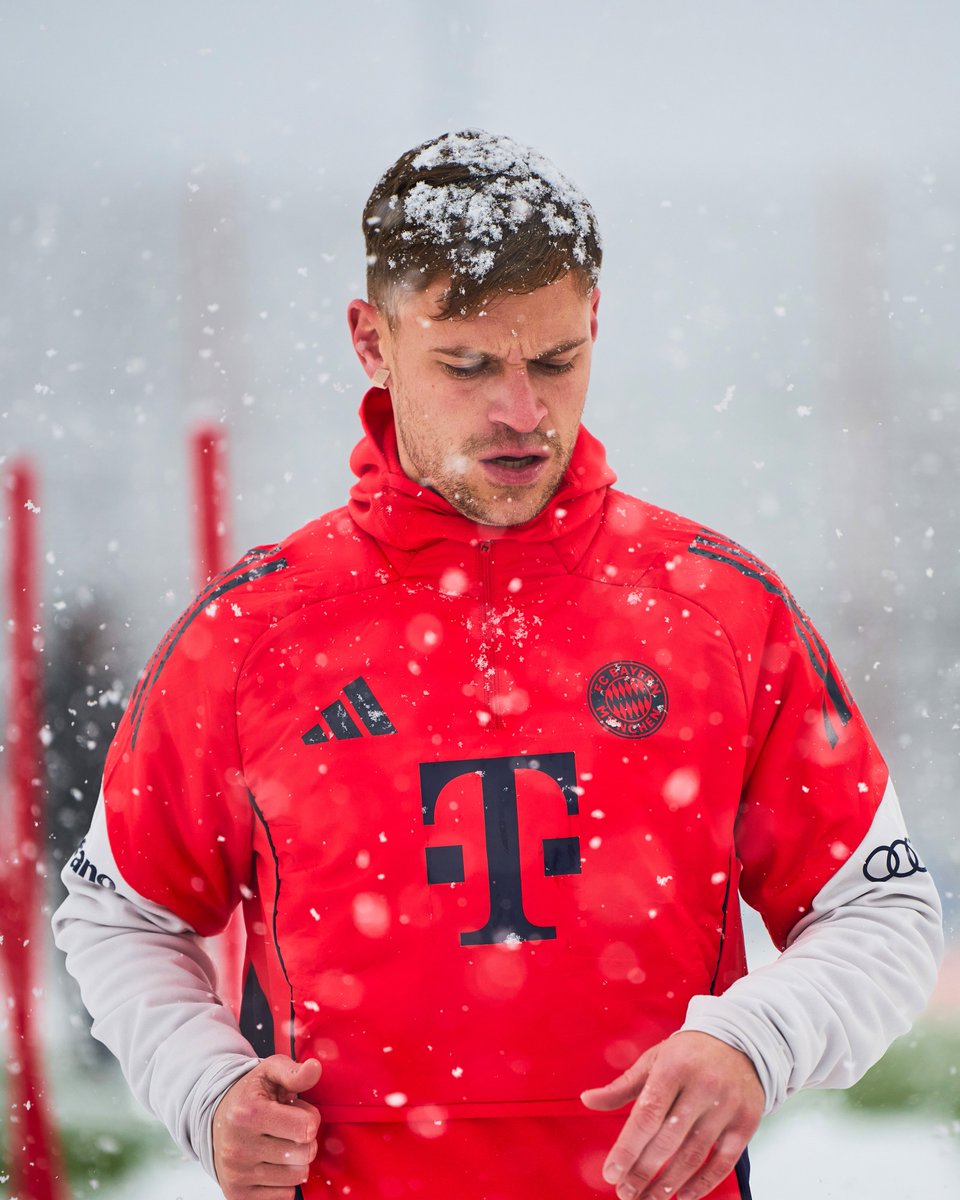 brfootball's tweet photo. Not the Winter Olympics, it's Bayern training 🥶 https://t.co/BxhcN158pf