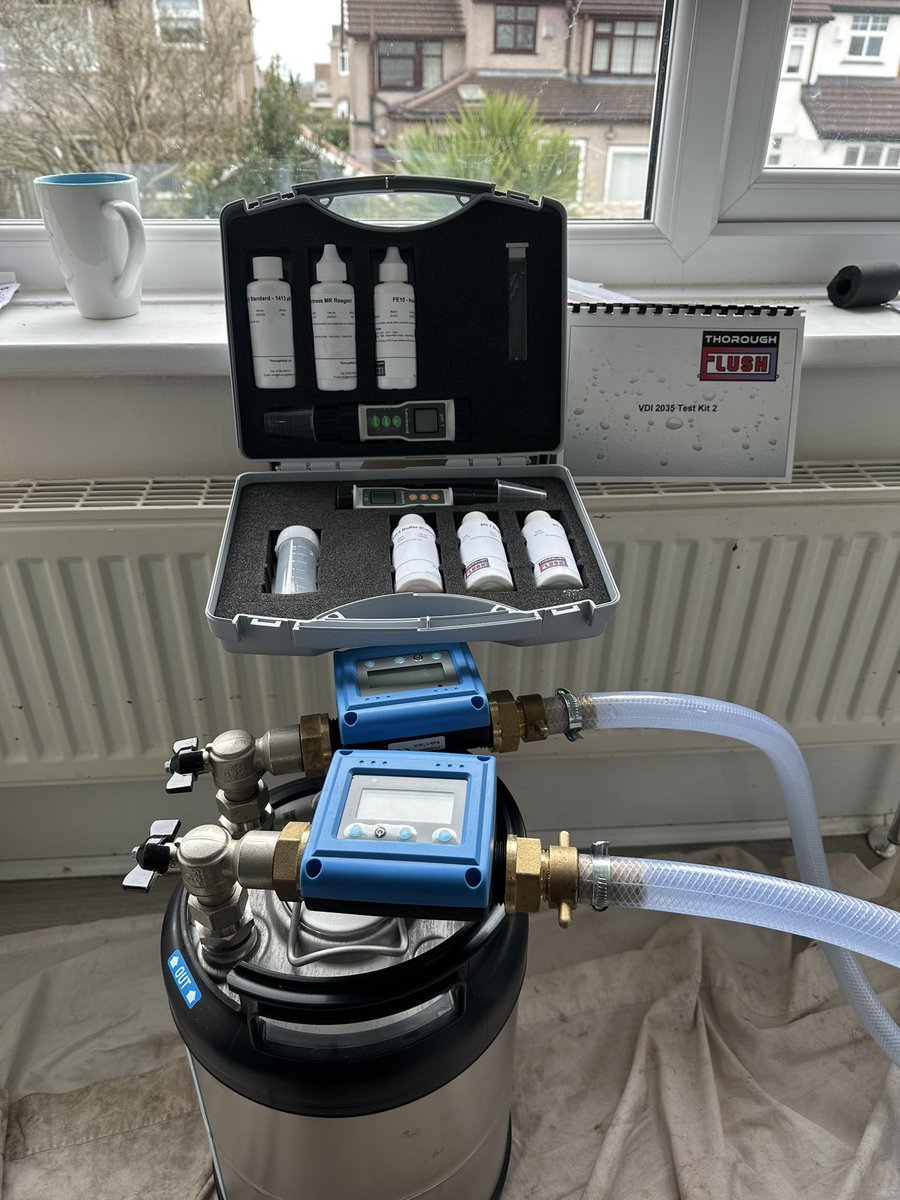 JldGas's tweet photo. Another job completed for a lovely customer on a Zero disrupt installation Vaillant 12kw Arotherm plus with 175l slimline vaillant cylinder, system cleaned with thorough flush equipment and then filled to VDI 2035, customer very happy https://t.co/jFOyBWY130