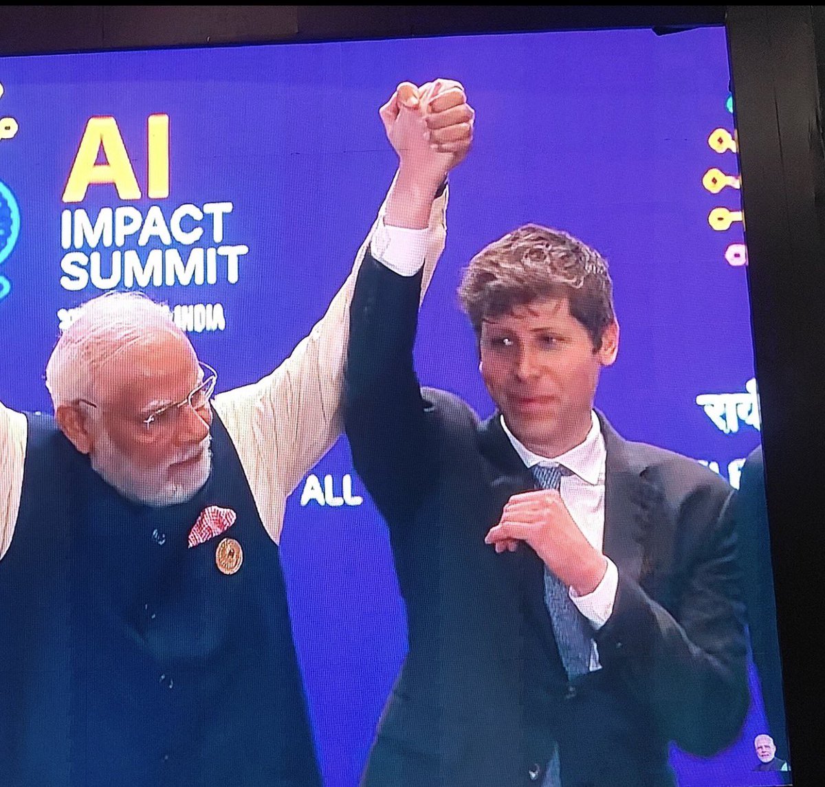 Amockx2022's tweet image. Choose your leader wisely :

Rahul Gandhi with       Narendra Modi with
Lionel Messi 😍             Sam Altman 😭