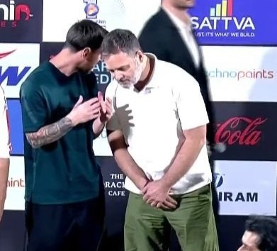 Amockx2022's tweet image. Choose your leader wisely :

Rahul Gandhi with       Narendra Modi with
Lionel Messi 😍             Sam Altman 😭