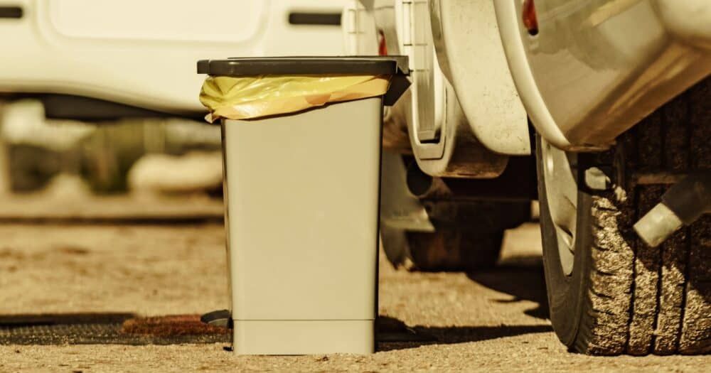 DIYRV's tweet photo. Where Does the Trash Go? Managing Garbage While Boondocking 
https://t.co/vTxiLszv6R 
#RV #RVLIFE #rvtravel #camping https://t.co/kH3pb0uyPQ