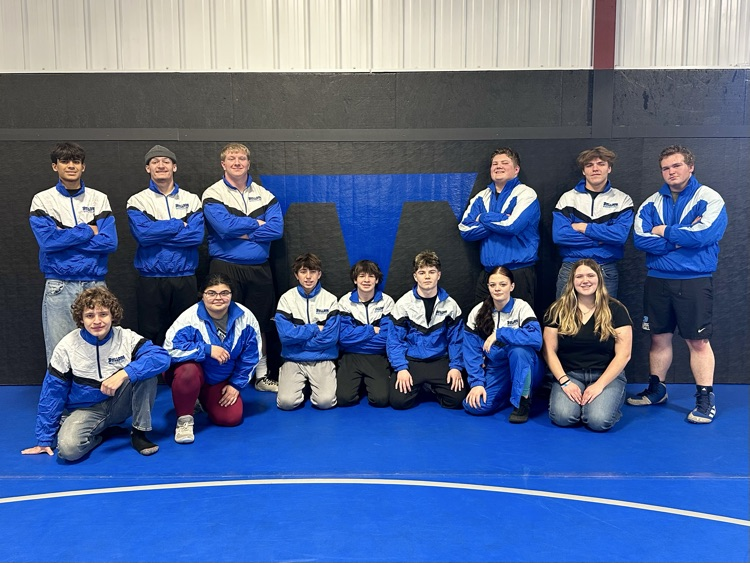 Let's get that State Wrestling hardware, Dawgs...pin em to win em!! 😃🙌🏻🐾💙