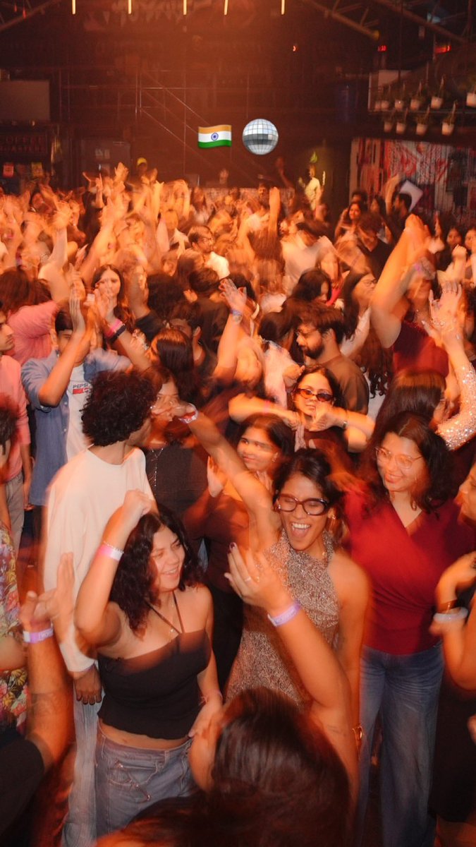 Harry via Instagram Stories! 🇮🇳🪩