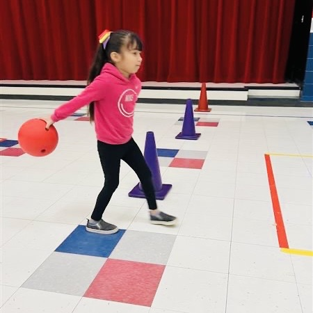 RooseveltBronc1's tweet photo. Step right up and try your luck at the Bronco Bowling Alley! Our PE classes were on a ROLL  today — scoring strikes, picking up spares, and showing off some serious aim! From teamwork to sportsmanship, our Broncos bowled their way to success and had a blast doing it. 🐴❤️🎳 https://t.co/3CDaVWe9pD