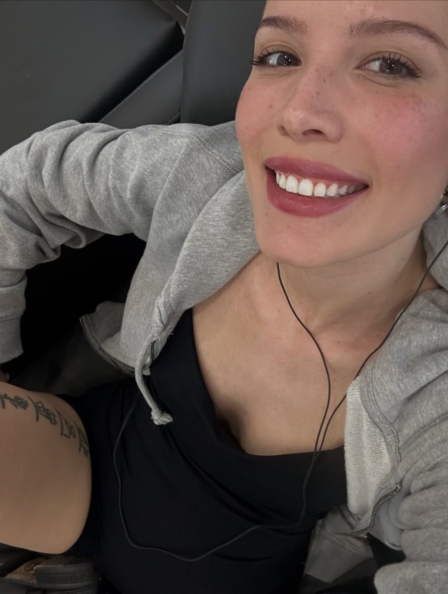 hellfindsyou's tweet photo. SMILEY HALSEY I HAVE BEEN HEALED https://t.co/pyAlpOckpt