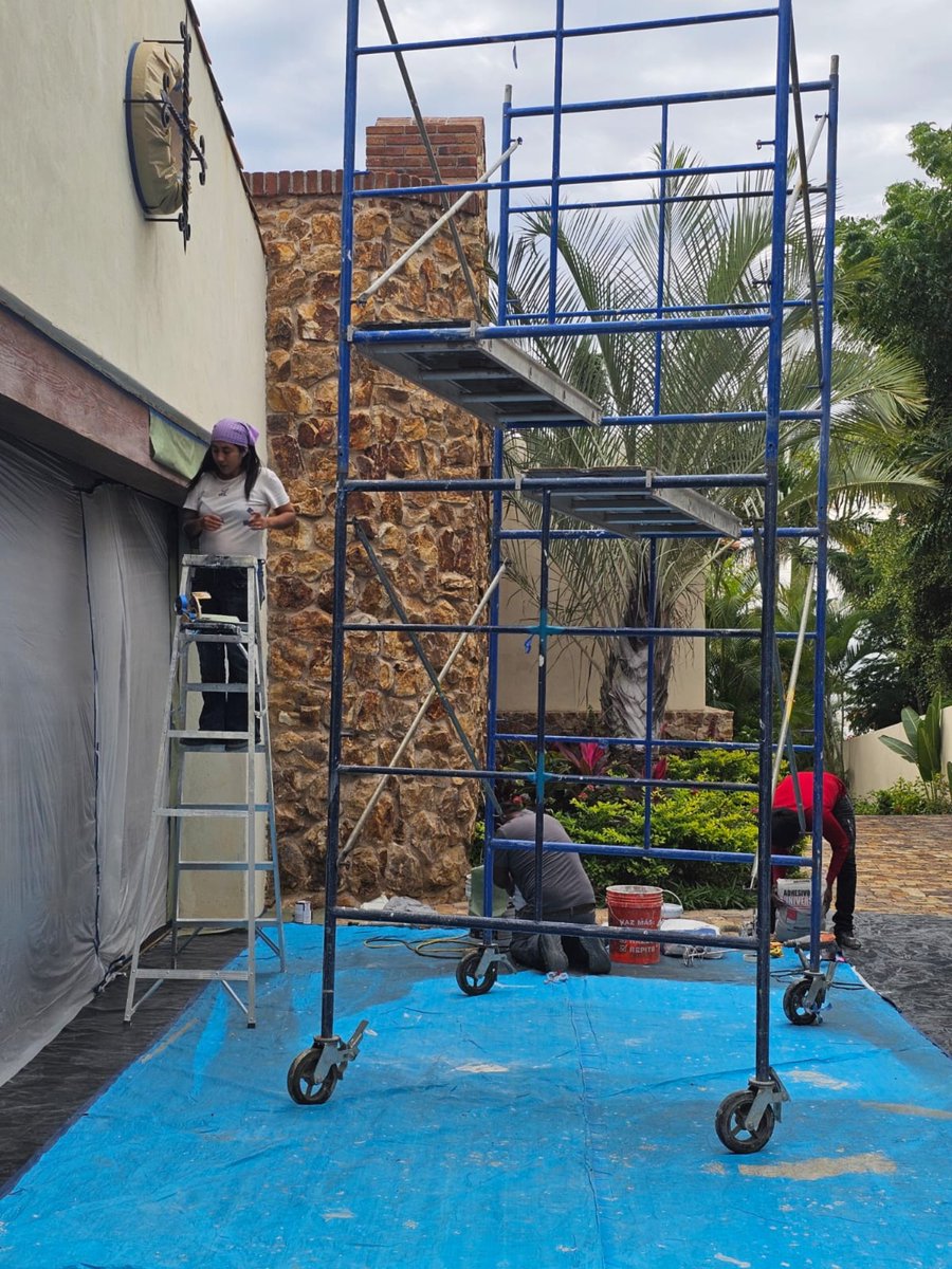 WallArteDeco's tweet photo. Restoring architectural integrity in Fundadores, Puerto Los Cabos.

We’re applying a new organic stucco layer over damaged surfaces to recover texture consistency, tonal balance, and elevate the overall presence of this residence.

Not maintenance — strategic restoration. https://t.co/H2wB1p4ozZ