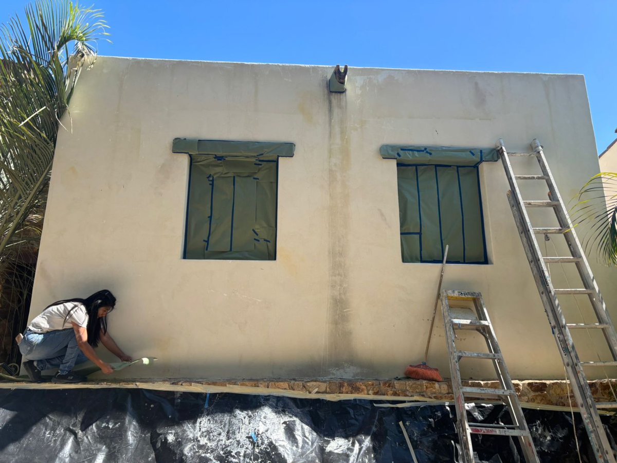 WallArteDeco's tweet photo. Restoring architectural integrity in Fundadores, Puerto Los Cabos.

We’re applying a new organic stucco layer over damaged surfaces to recover texture consistency, tonal balance, and elevate the overall presence of this residence.

Not maintenance — strategic restoration. https://t.co/H2wB1p4ozZ