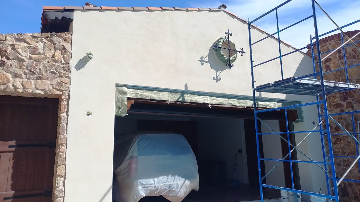 WallArteDeco's tweet photo. Restoring architectural integrity in Fundadores, Puerto Los Cabos.

We’re applying a new organic stucco layer over damaged surfaces to recover texture consistency, tonal balance, and elevate the overall presence of this residence.

Not maintenance — strategic restoration. https://t.co/H2wB1p4ozZ
