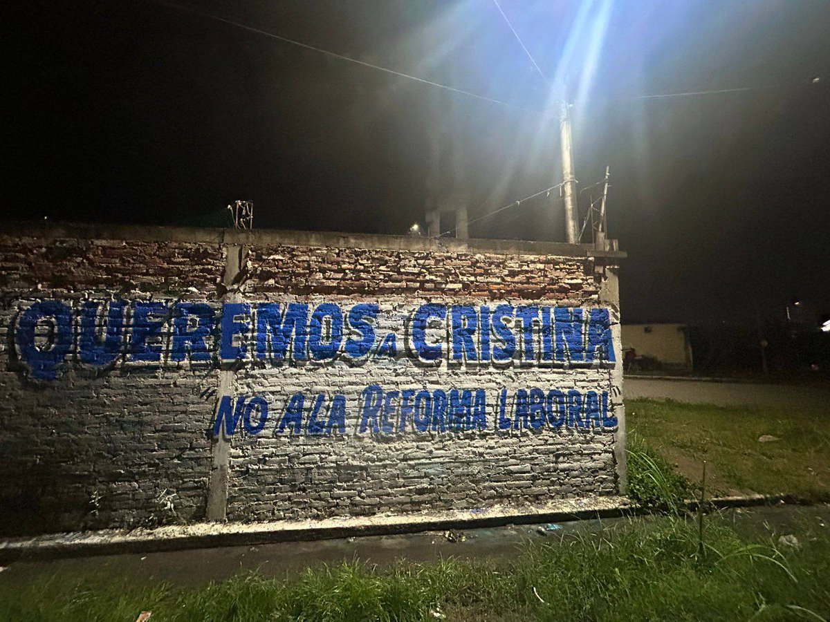 MaximoKFan's tweet photo. @Queremos_CFK QUEREMOS A CRISTINA https://t.co/RGeyrmsfxq