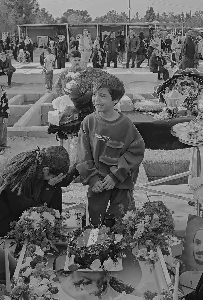 ای گروهی برگ چرکین تار چرکین پود…
هیچ بارانی شما را شُست نتواند.

- مهدی اخوان ثالث

#IranMassacre