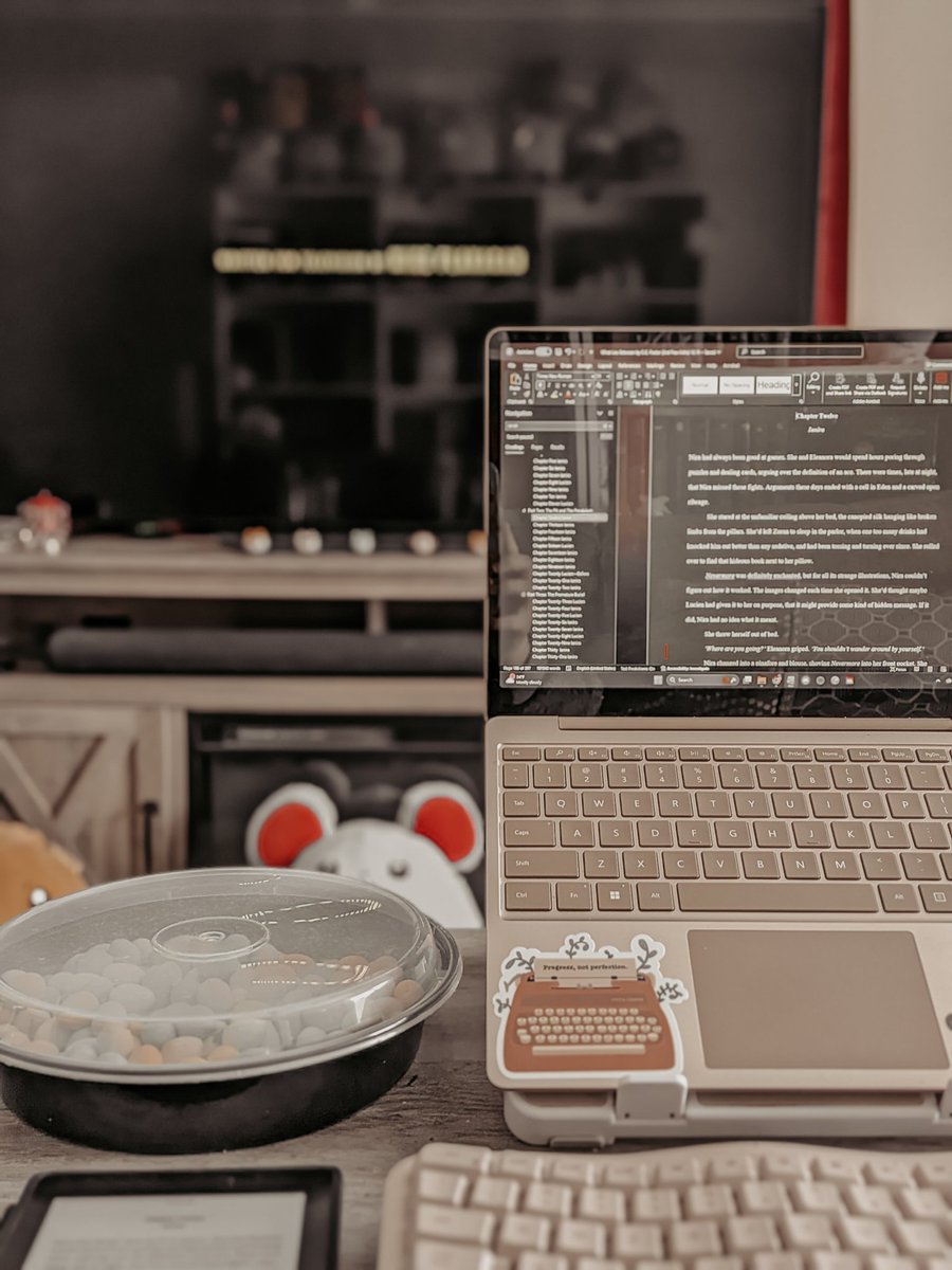 C.C. Foster (WHAT LIES BETWEEN '27 🫀) tweet media