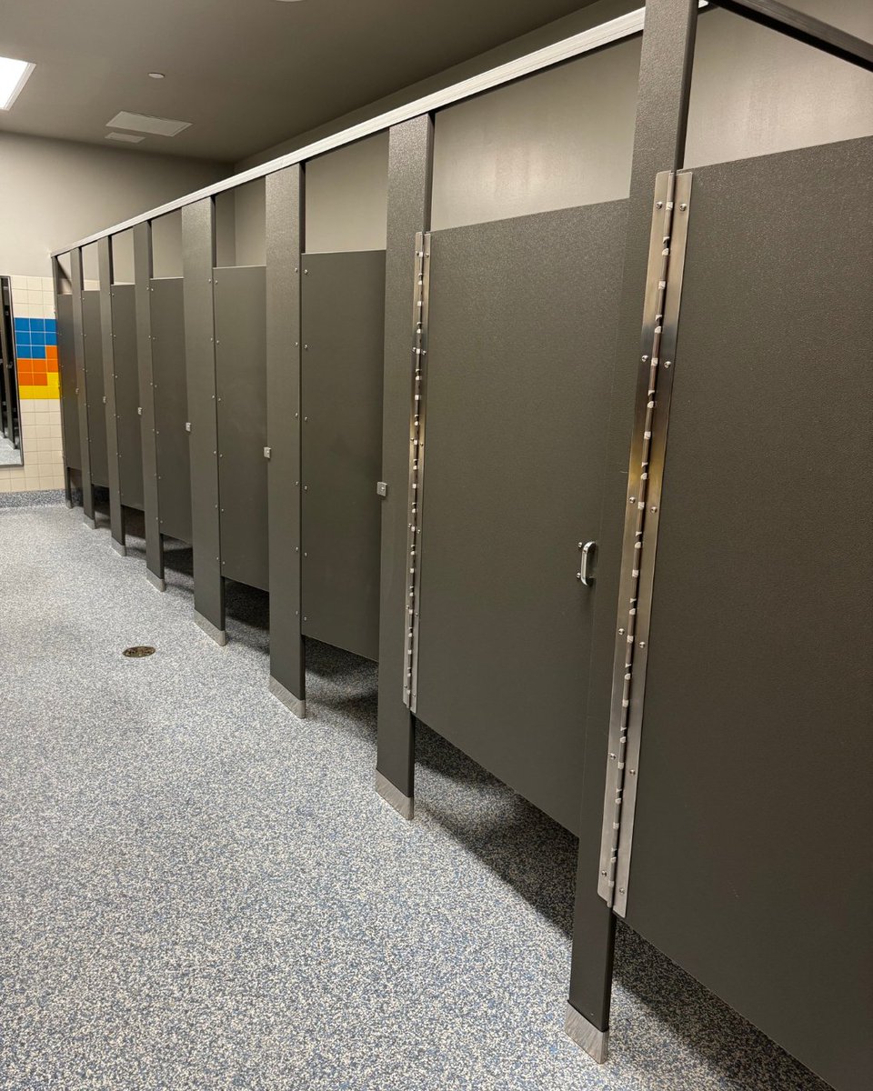 Holmaninc tweet media