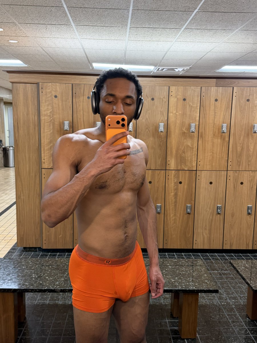 objaxn's tweet image. Ain’t no need to flex