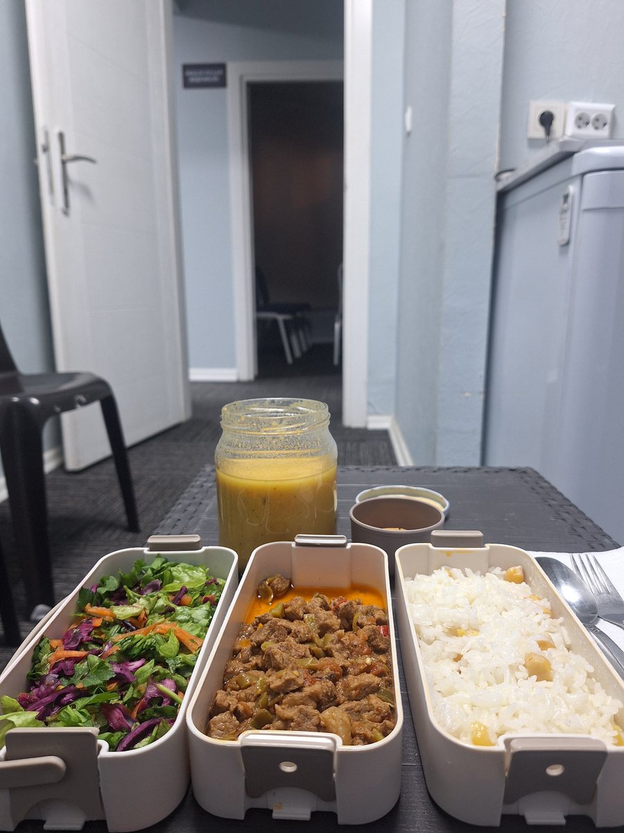 Yalnız hissettiğim her an bilirim aile gibi bilip sığınacak bi yerim olduğunu...
Hayırlı iftarlar...
<a href="/anahtarparti/">Anahtar Parti</a> 
<a href="/yavuzagiraliog/">Yavuz Ağıralioğlu</a>