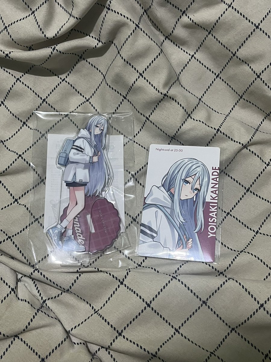 #warungprsk wts / want to sell

creator festa kanade

acrylic standee - 250k
epick - 27k (ada 2 stoknya)

negotiable, take acrylic free epick 1

dom bogor, detail/claim bisa reply/dm