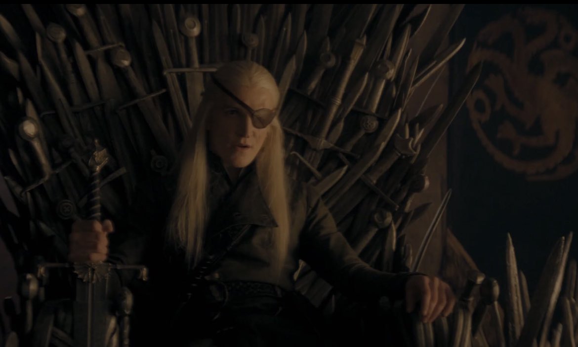 nrivlt's tweet photo. صدق نفسه جناوه انزل انزل من العرش
#HouseOfTheDragon https://t.co/vb6bsOl55c