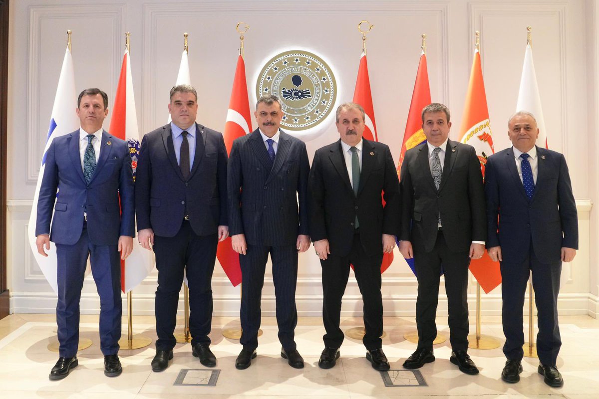 Yeni İçişleri Bakanımız Sayın Mustafa Çiftçi’ye hayırlı olsun ziyaretinde bulunduk.

Bu önemli görevde şahsına ve kadrosuna  üstün muvaffakiyetler diliyorum.

Cenab-ı Hak  yar ve yardımcıları olsun. 🇹🇷