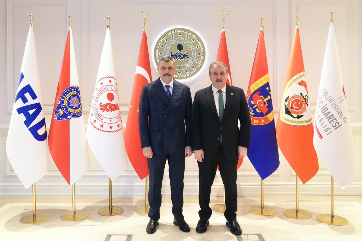 Mustafa_Destici's tweet photo. Yeni İçişleri Bakanımız Sayın Mustafa Çiftçi’ye hayırlı olsun ziyaretinde bulunduk.

Bu önemli görevde şahsına ve kadrosuna  üstün muvaffakiyetler diliyorum.

Cenab-ı Hak  yar ve yardımcıları olsun. 🇹🇷 https://t.co/SbKhMhrkZZ