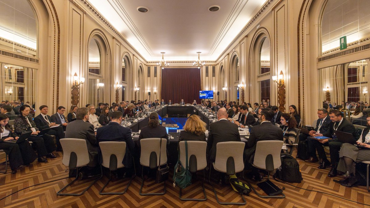 Otras agencias e instituciones de la 🇪🇺 como <a href="/Eurojust/">Eurojust</a>, <a href="/EUProsecutor/">European Public Prosecutor’s Office (EPPO)</a> o <a href="/eu_eeas/">European External Action Service - EEAS 🇪🇺</a> han participado, así como instituciones regionales 🌎 como <a href="/AIAMP_Pdencia/">AIAMP Presidencia</a>, <a href="/CumbreJudicialI/">Cumbre Judicial Iberoamericana</a> &amp; <a href="/ComjibOficial/">COMJIB</a>. 

🗣️<a href="/JSamperOr/">Javier Samper</a>: “ambas regiones avanzan decididamente hacia una cooperación más estrecha”