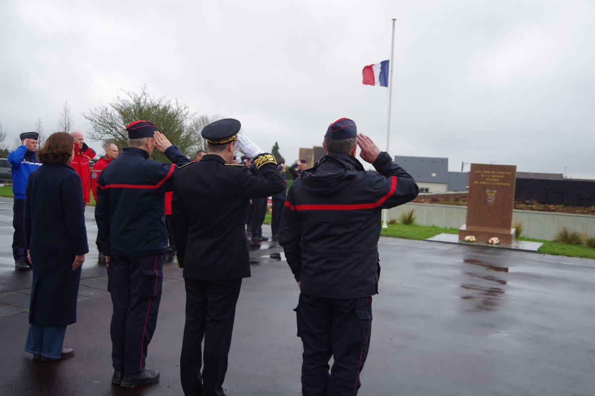 2/2 La docteur Sophie FLEURQUIN, médecin du #SAMU et médecin commandante de SPV <a href="/SDIS_63/">SDIS 63 Officiel</a>, et l’adjudant Maxime PILLITIERI, SPP au #SDIS43, sont décédés le 11 février 2026 en service commandé lors d’un entraînement d’hélitreuillage. Nous pensons à leurs familles, amis, camarades.