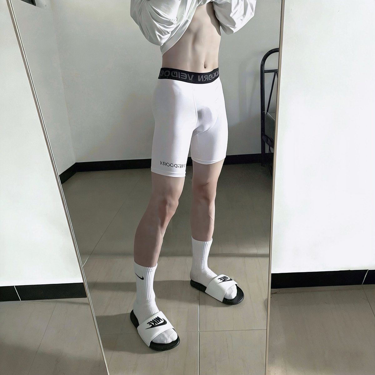Qing0069's tweet photo. 想和体育生做剧烈的有氧运动💦#高弹 #篮球袜 #男大 #粗口 #体育生 https://t.co/WUEvBC8jmd