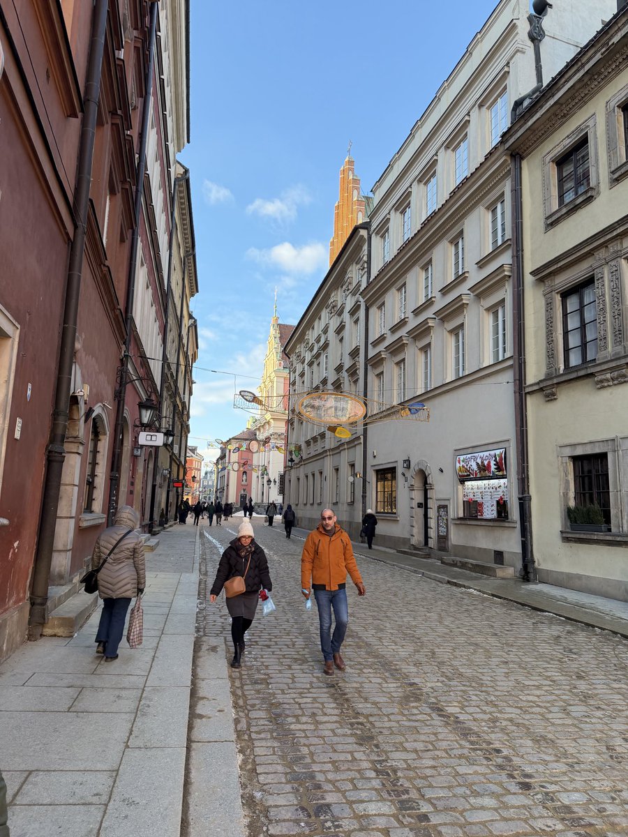Varšava, den 3.
Konečně aspoň pár hodin volna, tak jsem si po 15 letech dala rychlý sightseeing centra, ale je strašná kosa 🥶