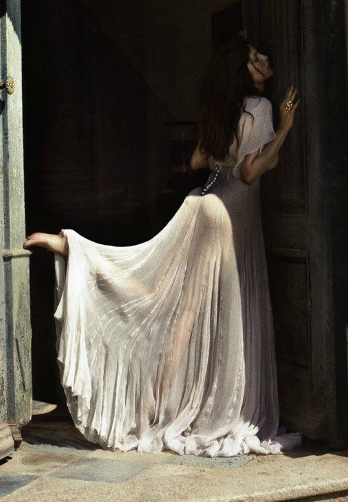 pmamtraveller's tweet photo. Laetitia Casta by Cedric Buchet https://t.co/cmh2QAMgRJ