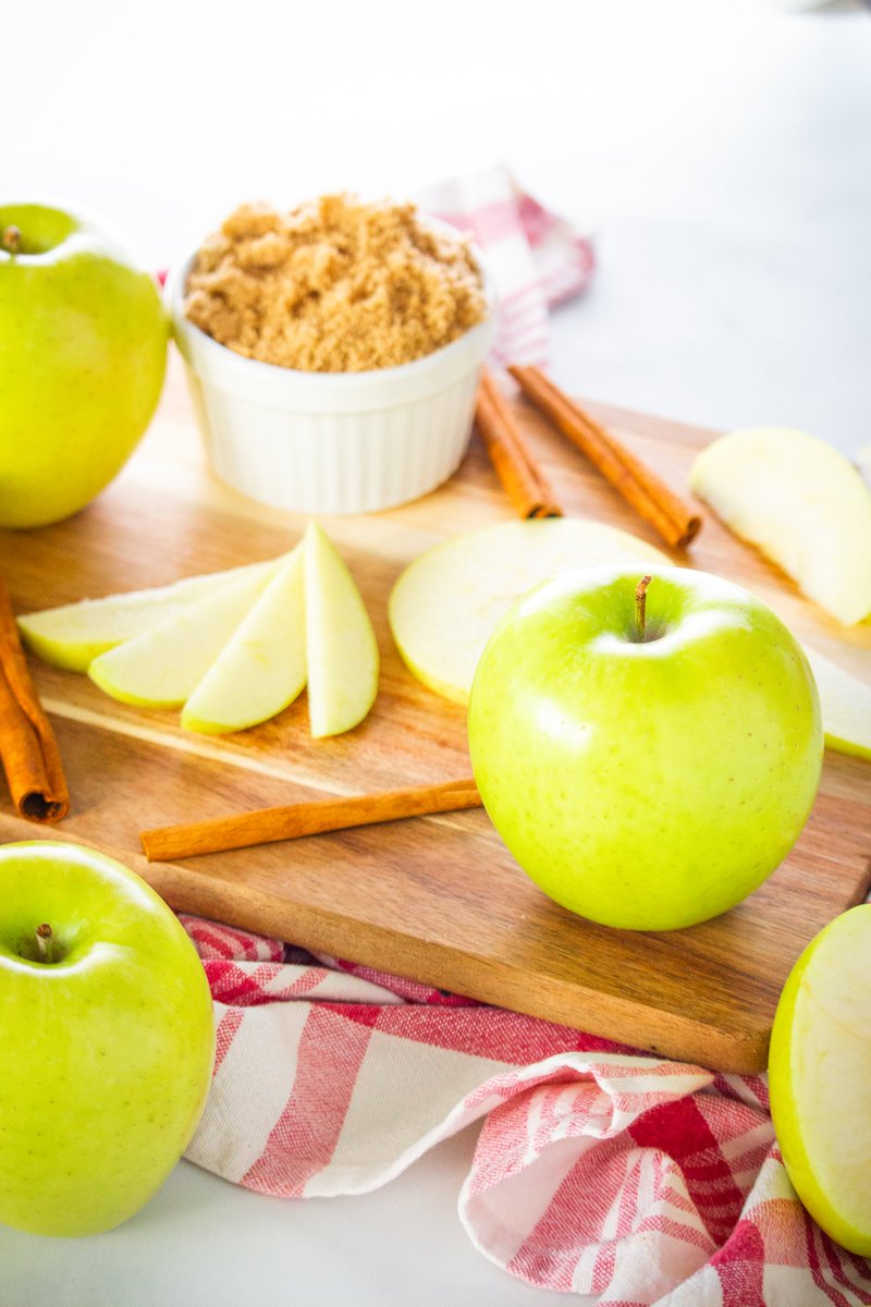 BabeFarms's tweet photo. Green apples kids actually love 🍏

The Green Dragon Apple delivers sweet flavor, crisp texture, and a multitude of health benefits—an easy win for school menus. Sweet enough for snacking, sturdy enough for baking… but the season is winding down, so now’s the time to grab them. https://t.co/WqYDiI53N2