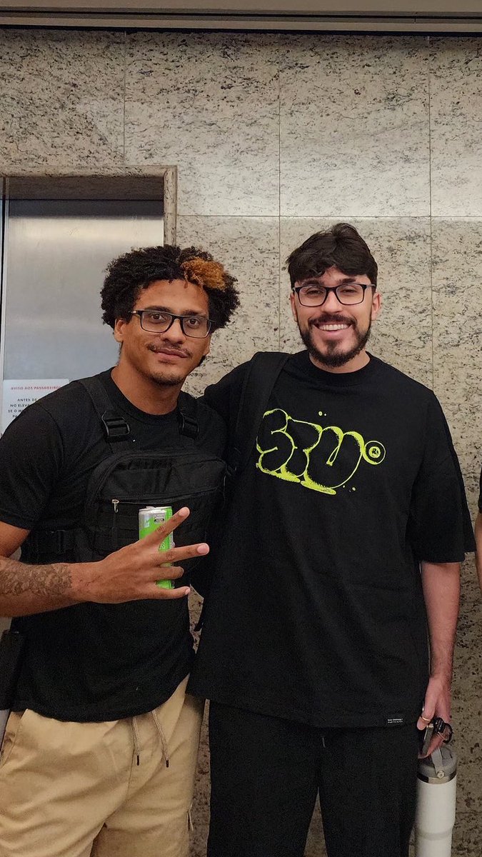 Obrigado @joao92R6 <a href="/kheyzefps/">TLAW Kheyze</a> <a href="/FelipoX/">TLAW FelipoX</a> <a href="/nade_R6/">TLAW Nade</a> <a href="/igoorctg/">TLAW igoorctg</a> vocês me presentearam com os melhores e mais memoráveis momentos da minha vida, Desejo o melhor para vocês de todo meu coração.

E pra quem fica, vamo pra cima! <a href="/HerdsZZ/">HerdsZ</a>