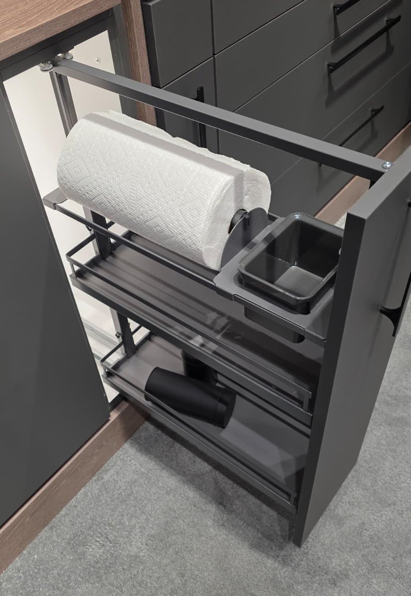 More great kitchen storage solutions seen this week at KBIS from Kesseboehmer — there truly is an accessory for every cabinet and every need! ✨
#KBIS2026 #KitchenOrganization #DesignInspiration