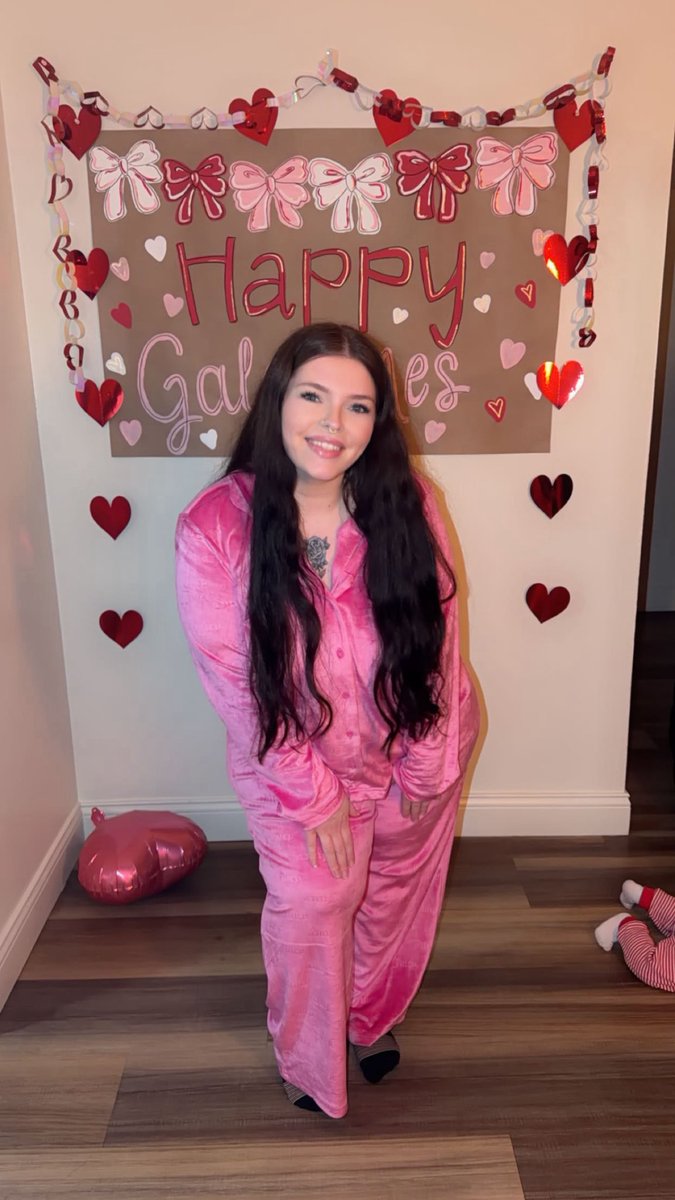 kasidie__'s tweet photo. LOVED hosting Galentine’s with my girlies🎀💞 https://t.co/32quu2BJ2j