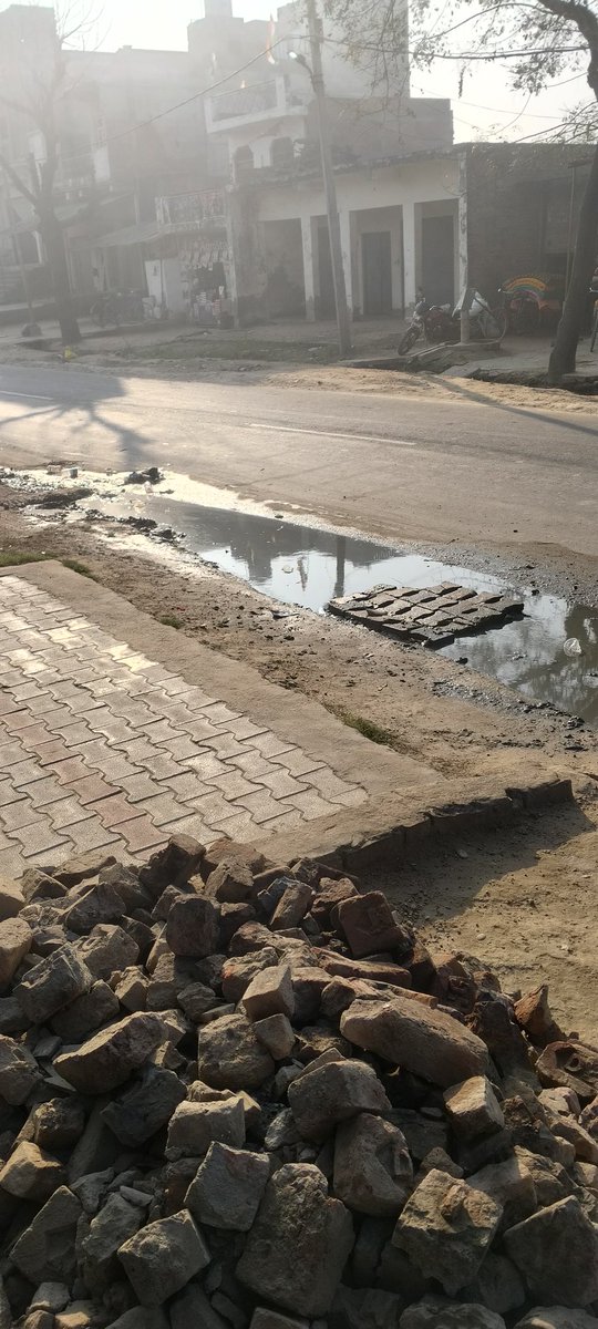 NikhilPal201's tweet photo. Honorable District Magistrate, I am a resident of Laxmibai Nagar, Ward 5, Nawabganj Nagar Panchayat, Farrukhabad. There is no drainage facility on Aliganj Road in Nawabganj. I request you to take the initiative to approve the construction of a drain as soon as possibleThank you https://t.co/Sil9DK8tor