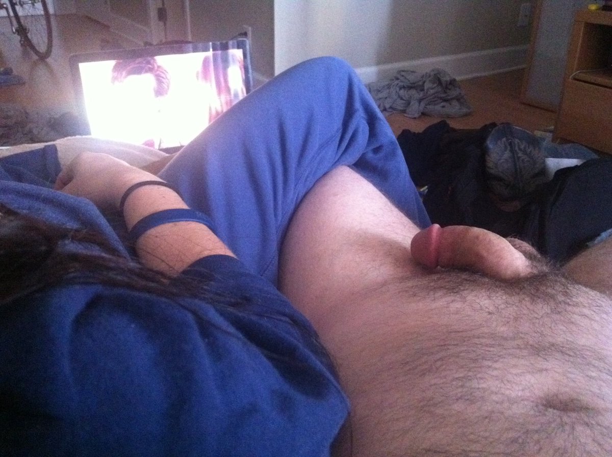 BaldNobs's tweet photo. Alone with your GF CFNM https://t.co/mzoTKuJiBe
