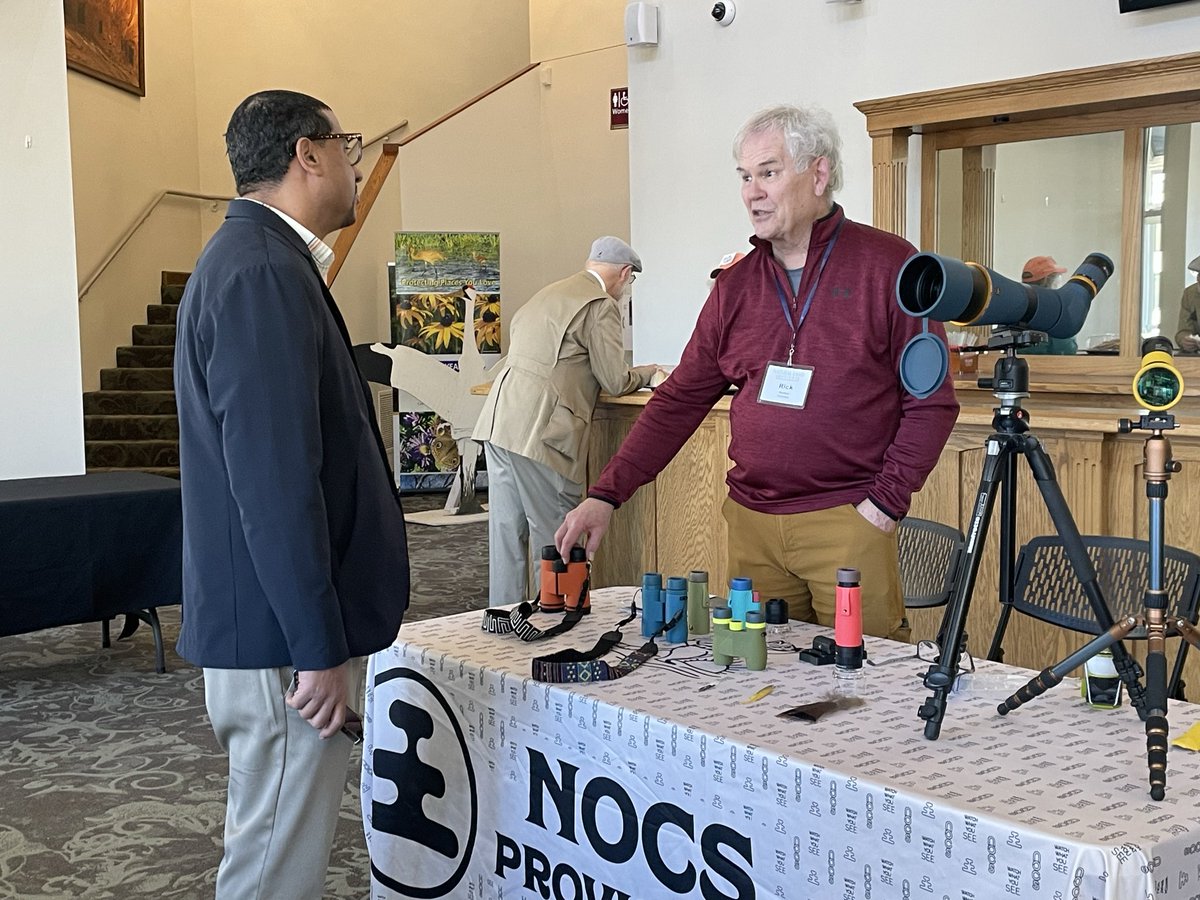 KristenZambo's tweet photo. A Call to Bird Joy, w/Dexter Patterson meet &amp; greet, book signing &amp; talk yesterday in Rockford was inspiring! Presented by @NLI1958 and sponsored by Patrick Yarbrough, @Sinnissippi and @rockfordpublib, it featured the “Birds of the Great Lakes’” #author at his best. #NatureLovers https://t.co/ohiWLnSxE6