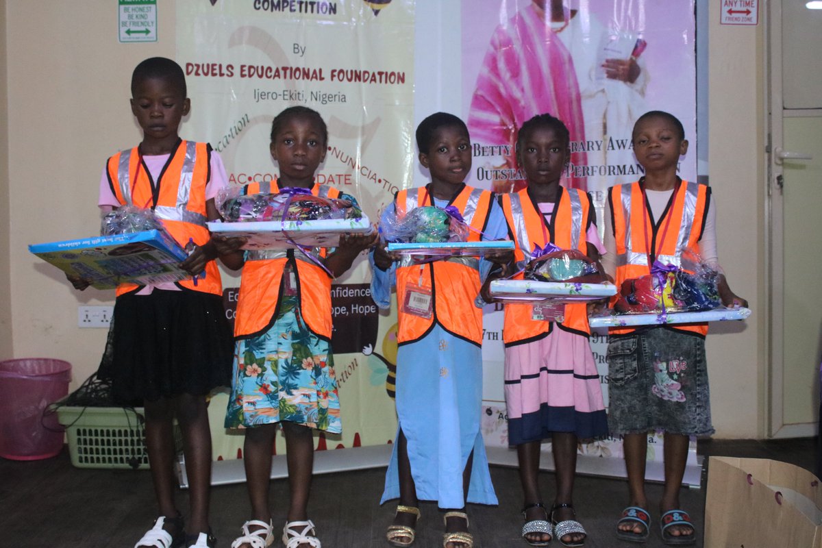 DzuelsF's tweet photo. We’ve officially concluded the Primary School Category of our Spelling Bee Competition.Proud of every brave young speller who stood with confidence and gave their best.The future is bright! #DzuelsFoundation #NGO #charityorganization #EmpoweringYouth #nigeria #ekiti #spellingbee https://t.co/z99GNYlrF2