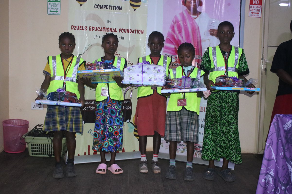 DzuelsF's tweet photo. We’ve officially concluded the Primary School Category of our Spelling Bee Competition.Proud of every brave young speller who stood with confidence and gave their best.The future is bright! #DzuelsFoundation #NGO #charityorganization #EmpoweringYouth #nigeria #ekiti #spellingbee https://t.co/z99GNYlrF2