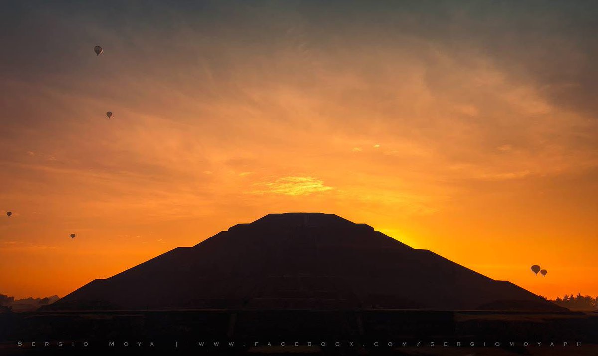 SECTUR_mx's tweet photo. ¿Cuántos años tardaron en construir la pirámide del Sol en Teotihuacán? 📅

Una de las construcciones emblemáticas de la Ciudad Prehispánica de Teotihuacán resguarda un impresionante secreto, en 1986 se hizo un estudio para estimar el tiempo de construcción de esta gran pirámide, se concluyó que considerando que la hubieran realizado entre 12,000 y 14,000 personas trabajando 10 horas diarias, debieron tardar aproximadamente 139 años. 😱

😍 Visita esta zona arqueológica emblemática de México, cuya cultura tuvo influencia por más de nueve siglos en distintas regiones del país debido a su arquitectura y comercialización de cerámica, algodón, plumas, joyas, frutas y más.
