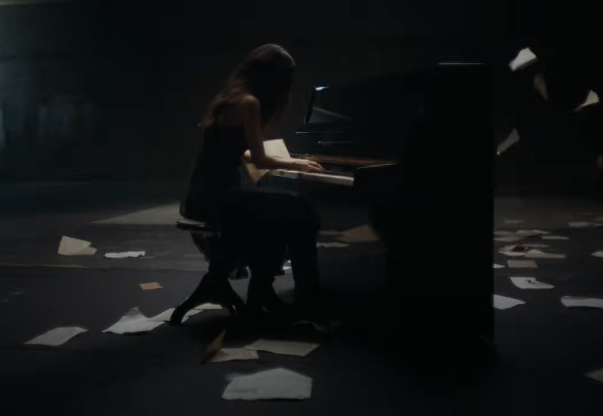 yannisss31's tweet photo. Le clip de Jeanne est vraiment TROP beau j'suis fan https://t.co/XObnFRvnJc