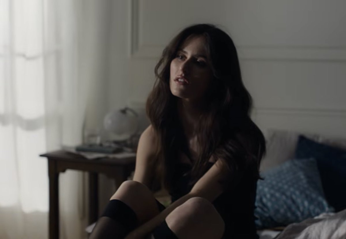 yannisss31's tweet photo. Le clip de Jeanne est vraiment TROP beau j'suis fan https://t.co/XObnFRvnJc