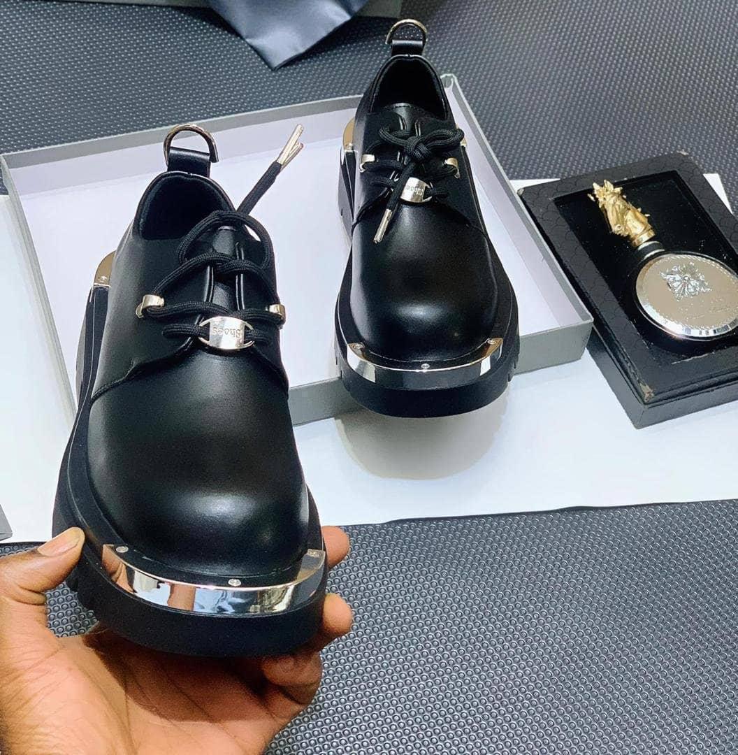 ChockBenny's tweet image. Available now in sizes from 40 41 42 43 44 45 and 46

PRICE:50,000NGN 
#fypviraltwitter #buyquality #wearquality