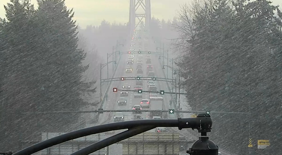 DriveBC's tweet photo. ❄️ #BCHwy99- Watch for flurries around the #LionsGateBridge and drive carefully. #WestVan #Vancouver https://t.co/aBp7Wdsg1L