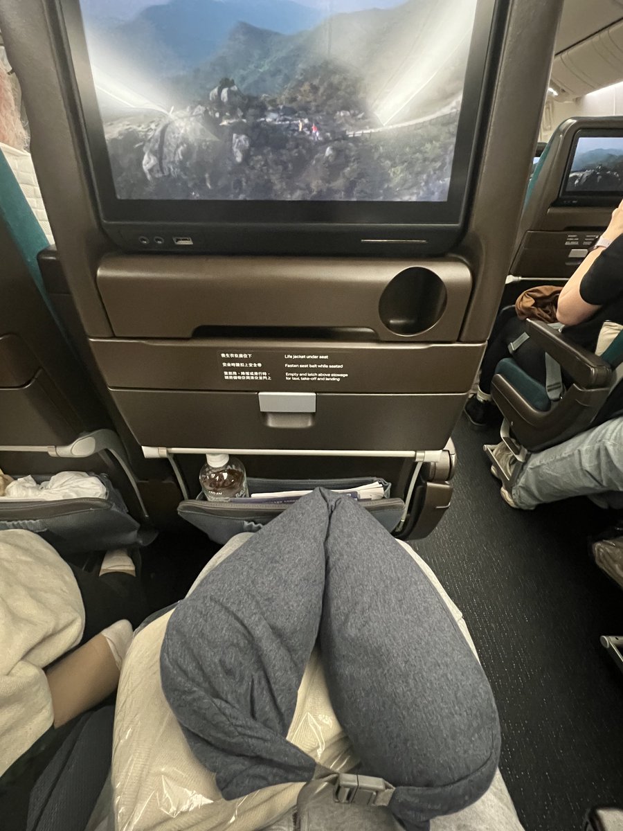 14時間弱のフライトいってきます✈️